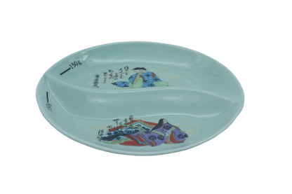 Isometric view of a light green two-sectional ceramic dining plate with 150g markings, featuring traditional Japanese Heian-style courtier illustrations in Blue & green and golden calligraphy