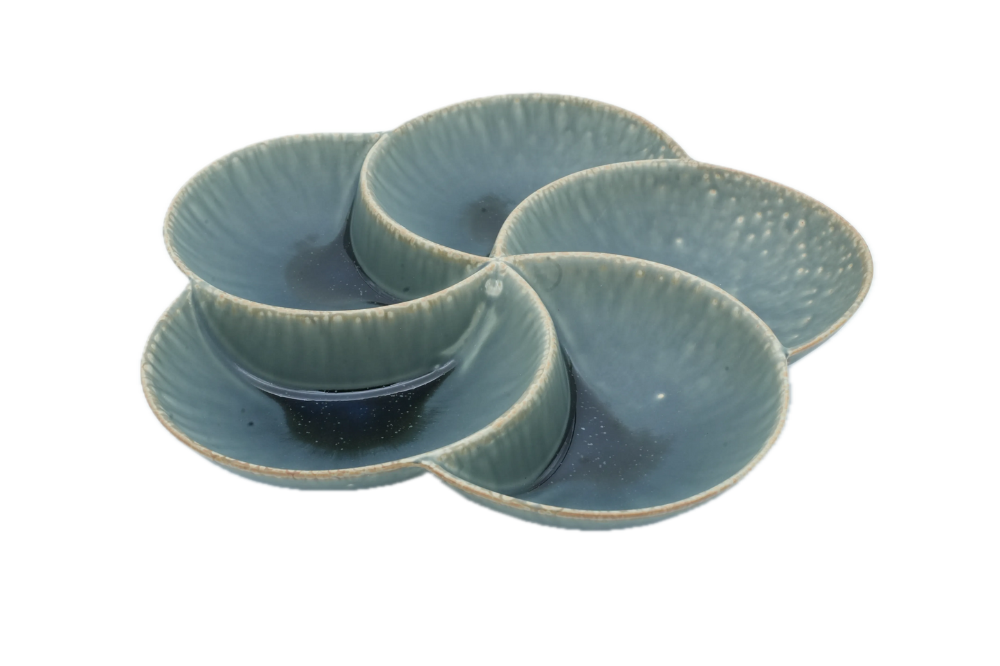 Isometric view of an irabo glazed, 5-section divided plate shaped like a flower petals.