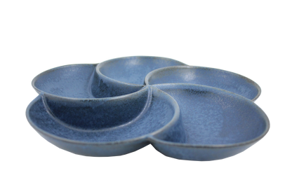 Isometric view of a divided navy blue diet plate with 5 sections for portion control, stylized as a flower.